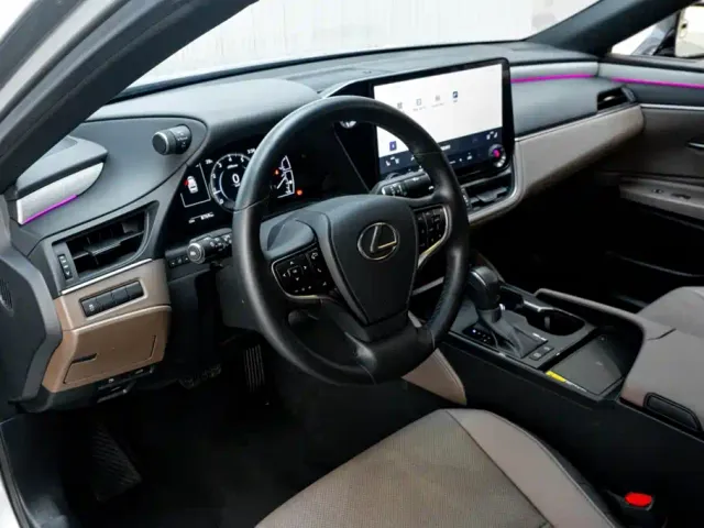 Lexus ES — Фото автомобиля 26