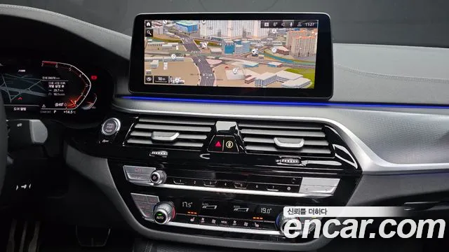BMW 5 Series G30 — Фото автомобиля 19