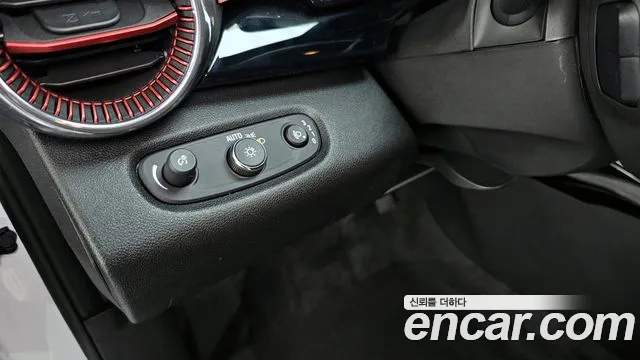 ChevroletGMDaewoo Trax Trax Кроссовер — Фото автомобиля 15