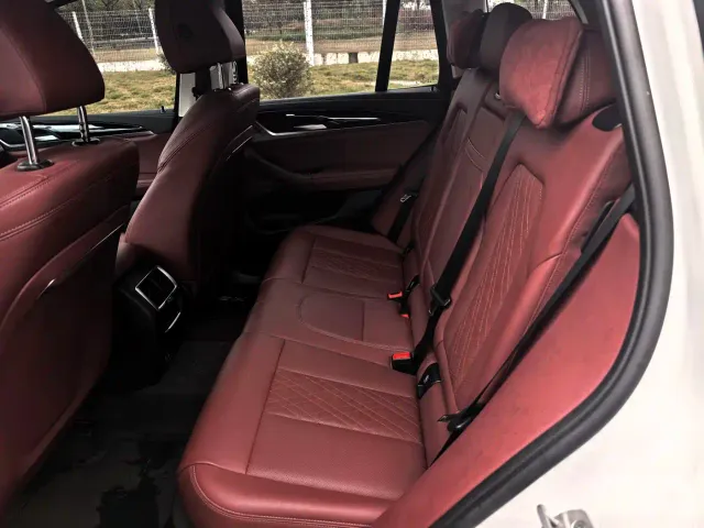 BMW iX3 — Фото автомобиля 13