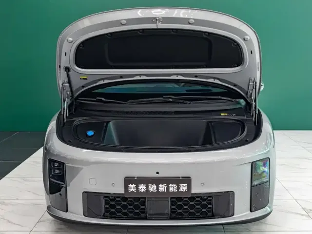 Li Auto Li Auto i6 2025 2WD Base Model — Фото автомобиля 5