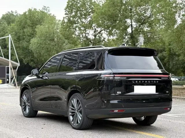 Leapmotor C16 — Фото автомобиля 9
