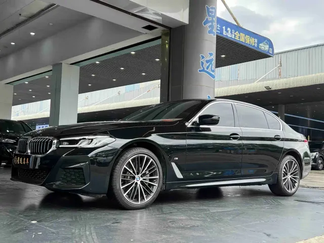 Фотография автомобиля — BMW 5 Series