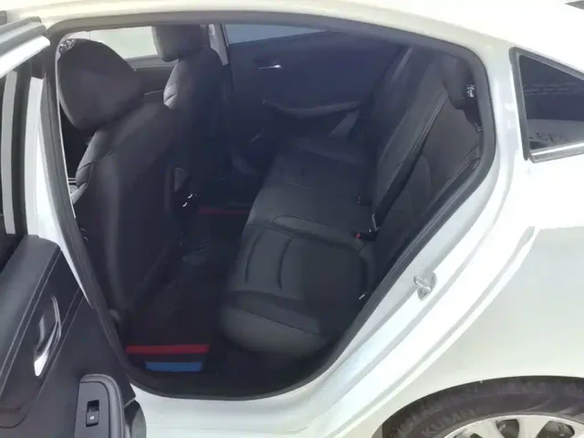 Roewe i5 — Фото автомобиля 16