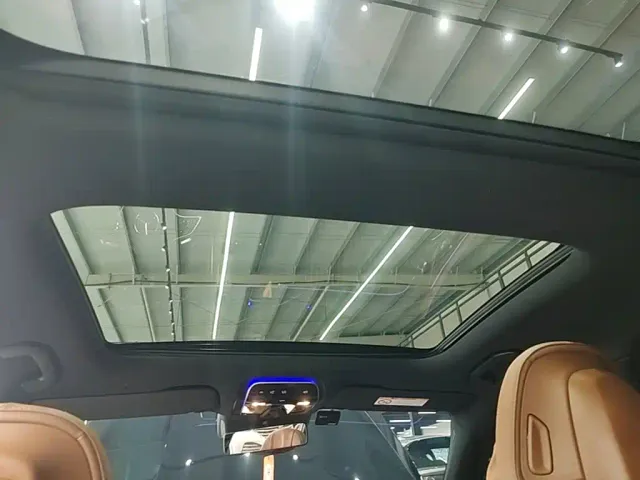 Mercedes-Benz E-Class — Фото автомобиля 17