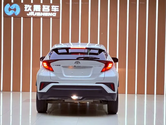Toyota C-HR — Фото автомобиля 18