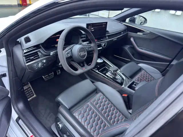 Audi RS 5 — Фото автомобиля 4