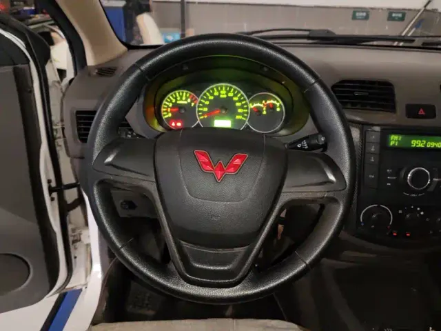 Wuling Hongguang — Фото автомобиля 15