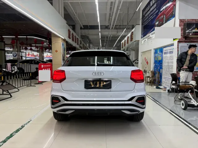 Audi Q2L — Фото автомобиля 6