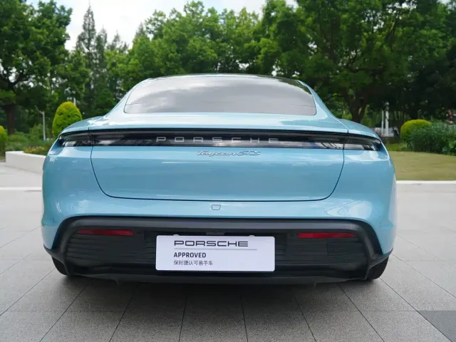 Porsche Taycan — Фото автомобиля 21