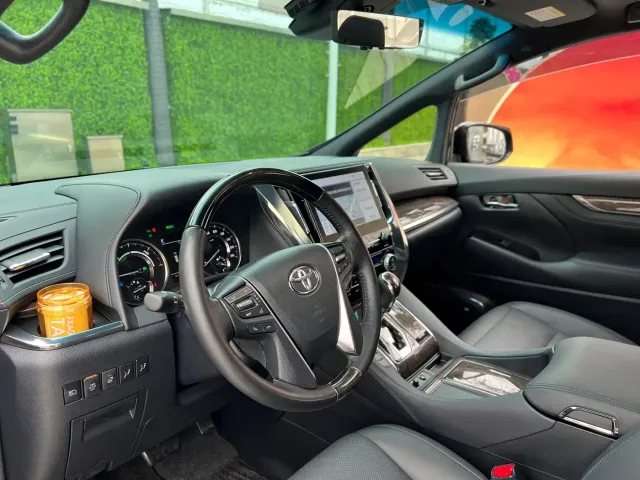 Toyota Vellfire — Фото автомобиля 9