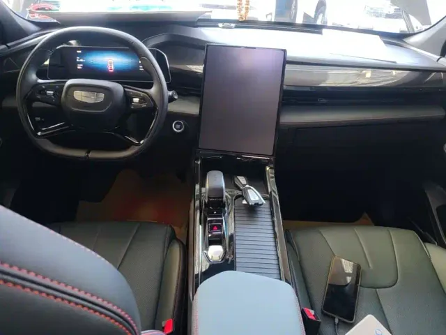 Geely Boyue — Фото автомобиля 9