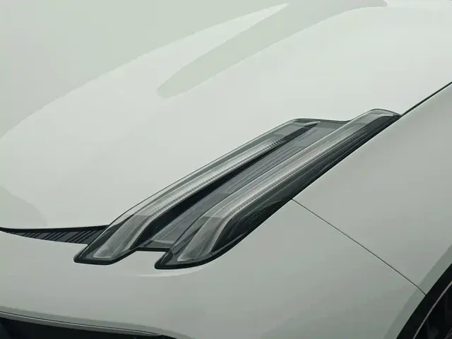 Lynk & Co 03 — Фото автомобиля 13