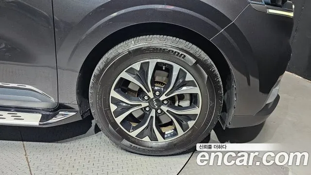 Kia Canival Carnival 4 поколение Бензин 9 мест Prestige — Фото автомобиля 21