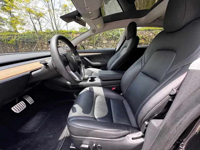 Tesla Model 3 — Фото автомобиля 4
