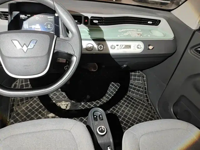 Wuling Hongguang Mini EV — Фото автомобиля 13