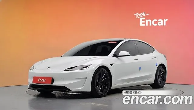 Фотография автомобиля — Tesla Model 3