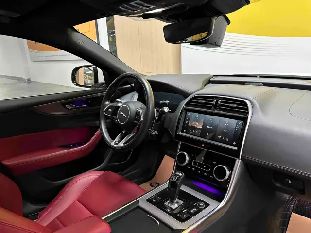 Jaguar XEL — Фото автомобиля 9