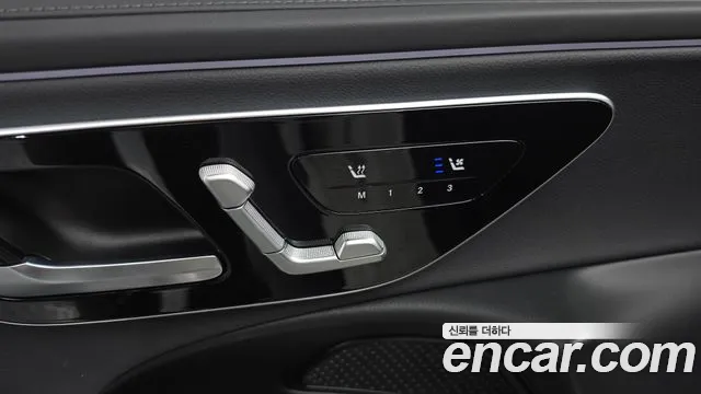 Mercedes-Benz E-Class — Фото автомобиля 26