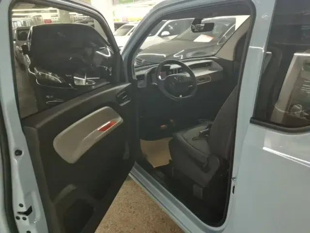 Wuling Hongguang Mini EV — Фото автомобиля 15