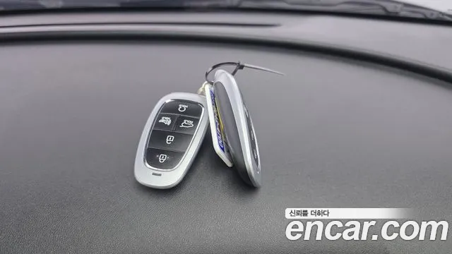 Hyundai Tucson Tucson (NX4) Дизель 2.0 2WD — Фото автомобиля 16