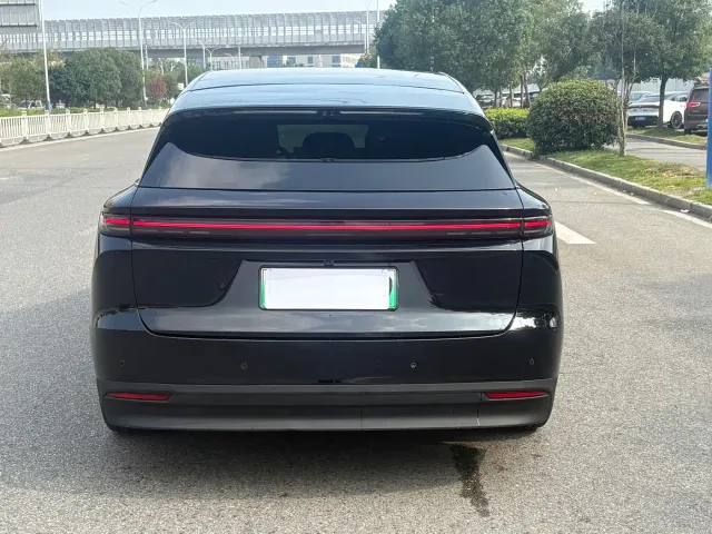 Li Auto i6 — Фото автомобиля 6