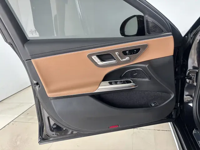 Mercedes-Benz E-Class — Фото автомобиля 10