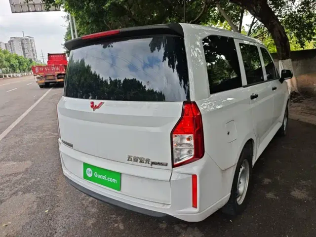 Wuling Hongguang Plus — Фото автомобиля 6