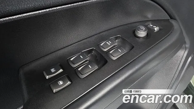 KG_Mobility_Ssangyong Rexton Новый Rexton Sport Khan Дизель 2.2 2WD — Фото автомобиля 25