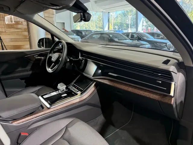 Audi Q7 — Фото автомобиля 12