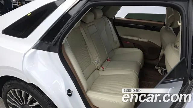 Hyundai Grandeur Grandeur (GN7) 2.5 Бензин 2WD — Фото автомобиля 11