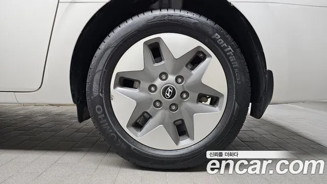 Hyundai Staria — Фото автомобиля 5