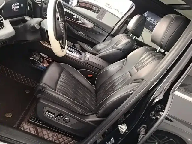 GAC Trumpchi GS8 — Фото автомобиля 14
