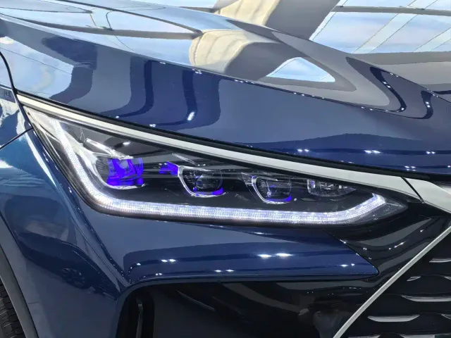 BYD Tang — Фото автомобиля 7