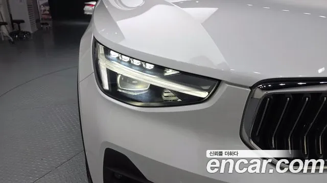 Вольво XC40 B4 Ultimate Bright — Фото автомобиля 19