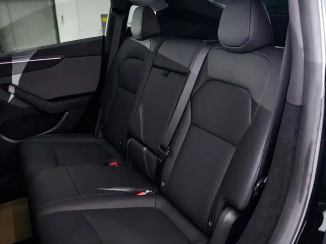 Tesla Model Y — Фото автомобиля 20