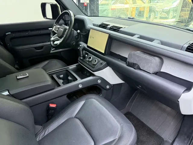 Land Rover Defender — Фото автомобиля 19
