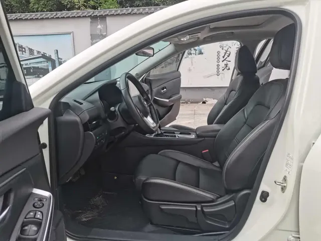 Nissan Sylphy — Фото автомобиля 3