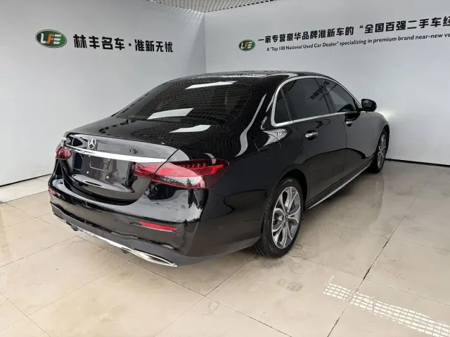 Mercedes-Benz E-Class — Фото автомобиля 5