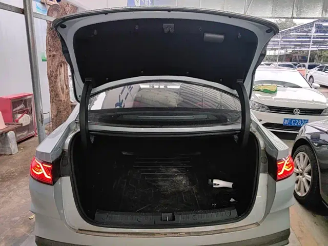 BYD Qin L — Фото автомобиля 18