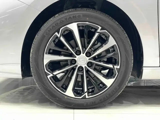 Changan Eado — Фото автомобиля 15