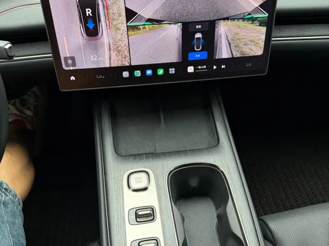 Xiaomi SU7 — Фото автомобиля 10