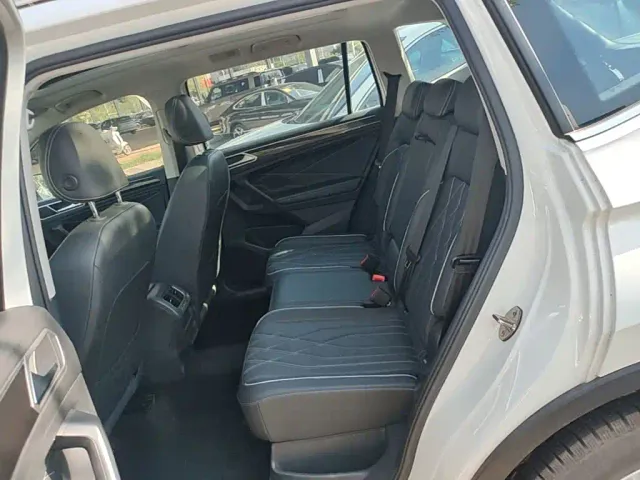 Volkswagen Tiguan L — Фото автомобиля 16