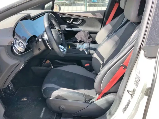 Mercedes-Benz EQE AMG — Фото автомобиля 3