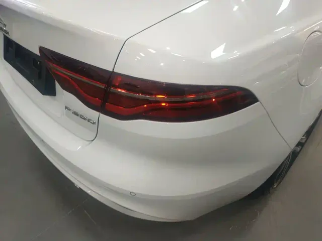 Jaguar XEL — Фото автомобиля 7