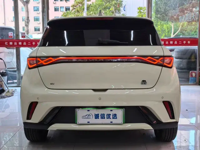 BYD Dolphin — Фото автомобиля 11