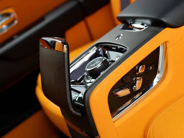 Rolls-Royce Cullinan — Фото автомобиля 14