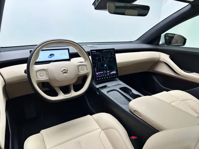 Nio ET5 — Фото автомобиля 11