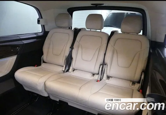 Mercedes-Benz V-Class — Фото автомобиля 12