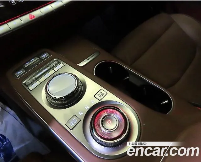 Genesis GV70 — Фото автомобиля 18